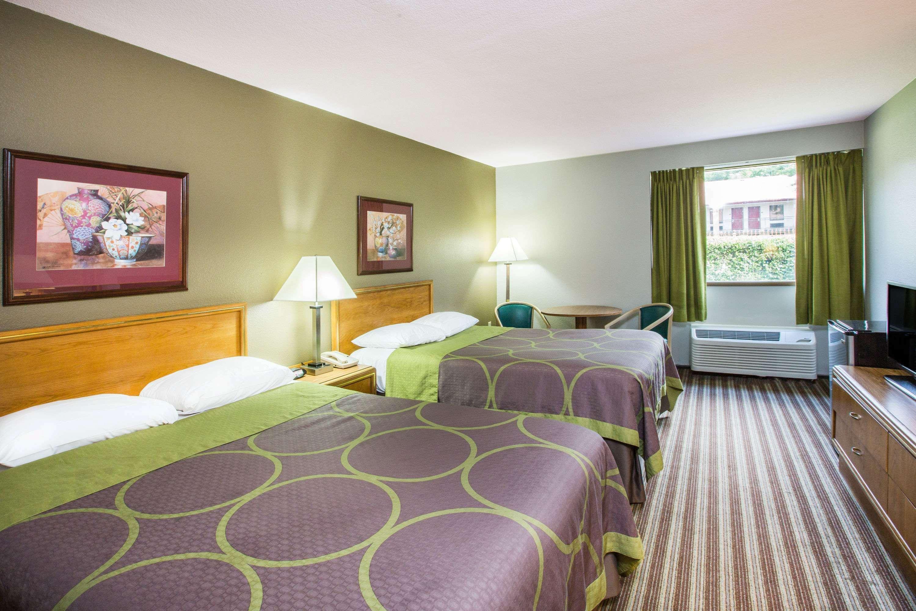 Super 8 By Wyndham Oxford Hotell Exteriör bild
