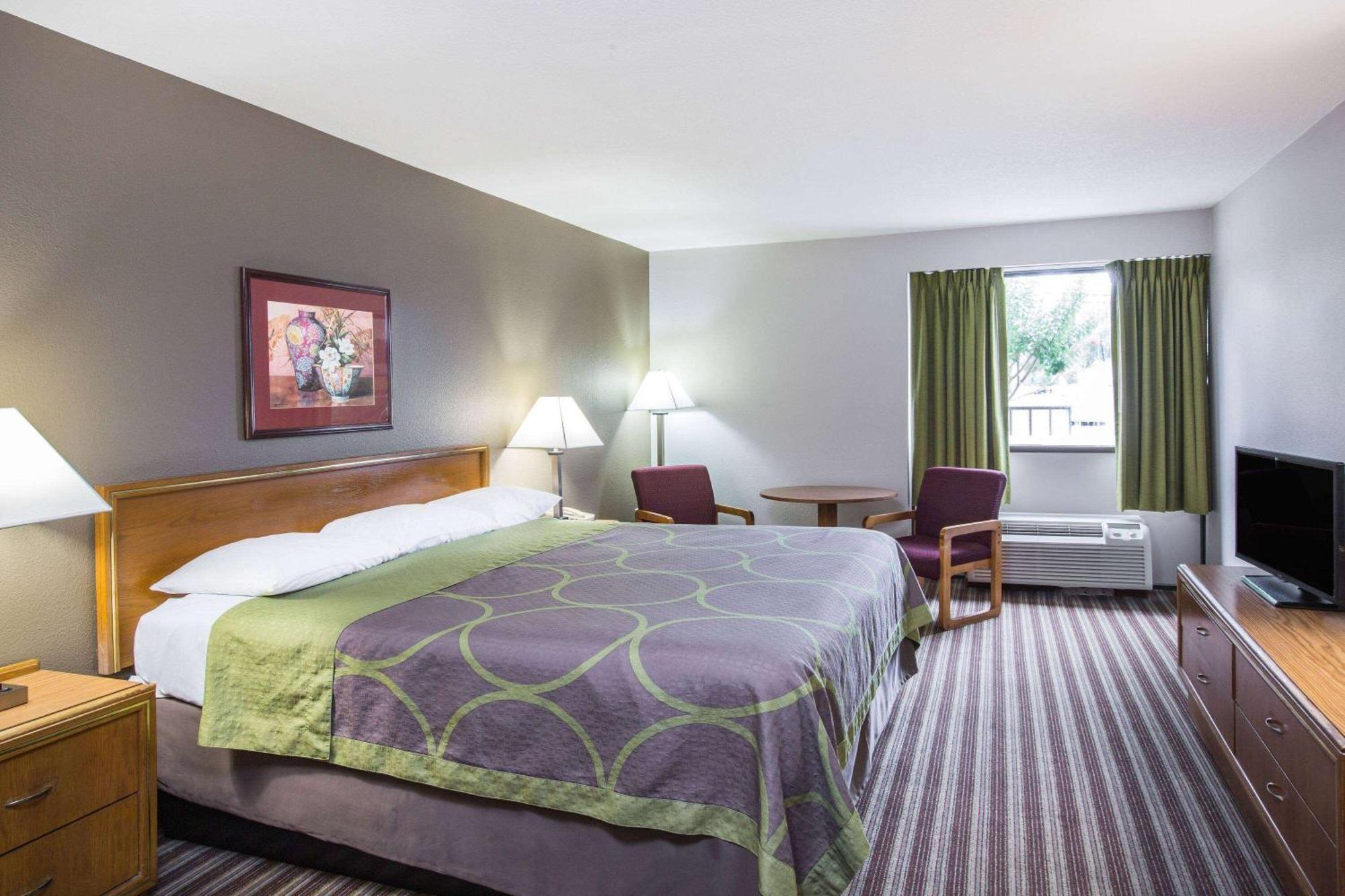 Super 8 By Wyndham Oxford Hotell Exteriör bild